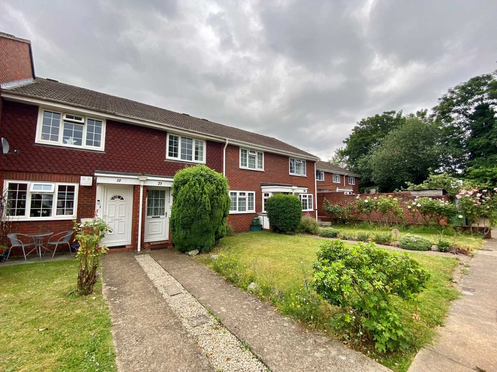 2 bed terraced house to rent in Delaporte Close, Epsom KT17 Zoopla