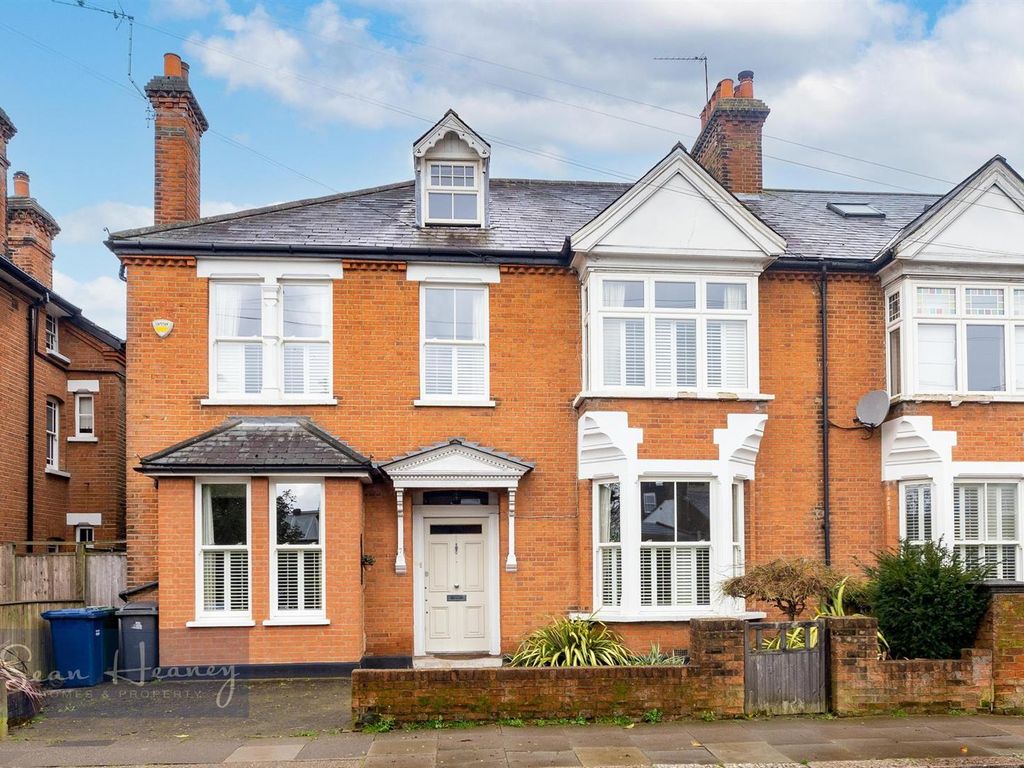 6 bed semidetached house for sale in The Avenue, High
