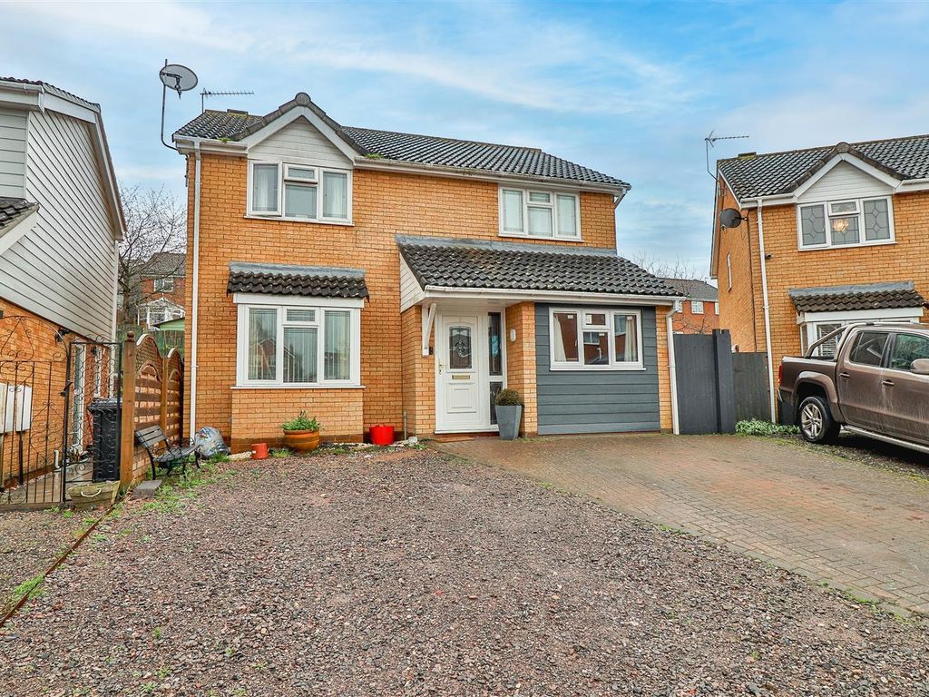4 bed detached house for sale in Rousies Close, Hadleigh, Ipswich