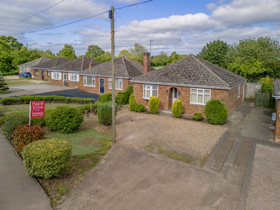 2 bed detached bungalow for sale in London Road, Frampton, Boston