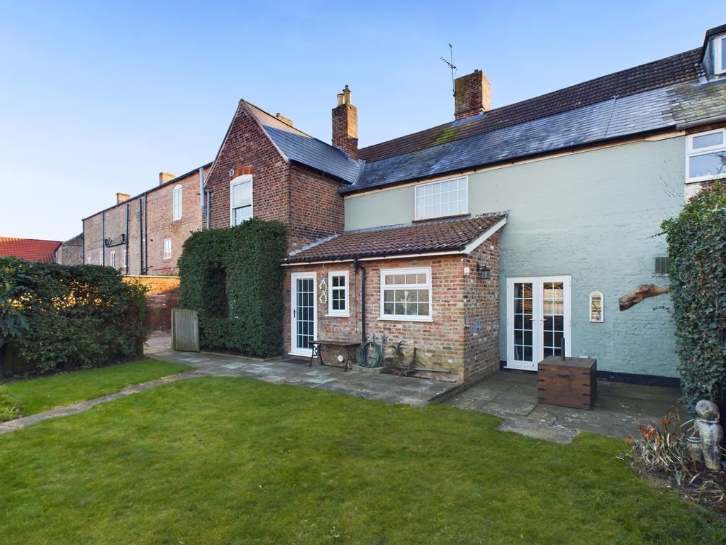 4 bed semidetached house for sale in High Street, Donington, Spalding