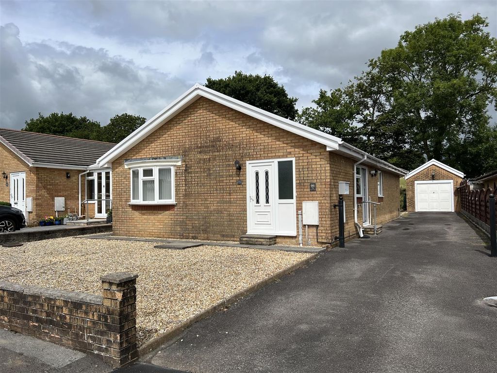 3 bed detached bungalow for sale in Maes Yr Haf, Ammanford SA18 Zoopla