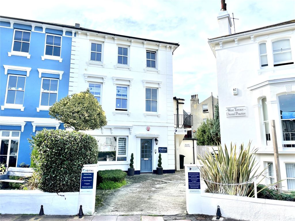 1 bed flat for sale in West Terrace, Little Chelsea, Eastbourne BN21