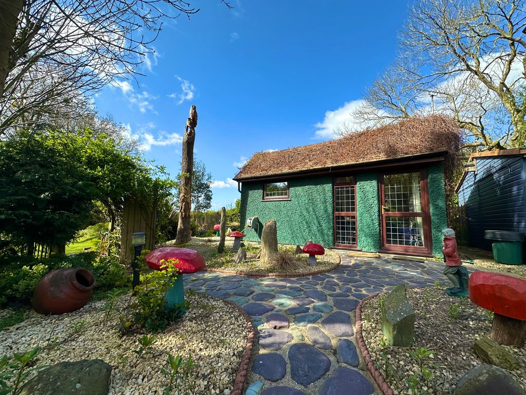 Studio to rent in Watchet Lane, Little Kingshill, Great Missenden HP16