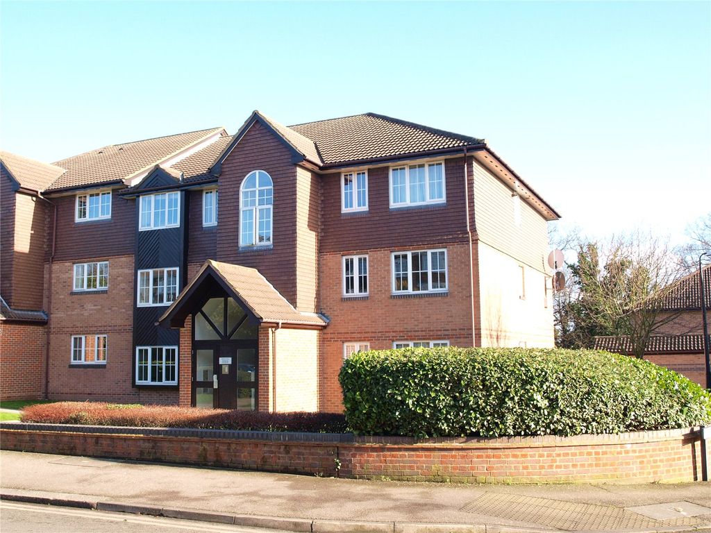 2 bed flat for sale in Waverley Road, Enfield, Middlesex EN2 Zoopla