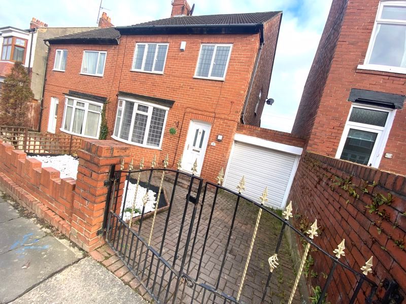 3 bed semidetached house for sale in Hurstwood Road, High Barnes