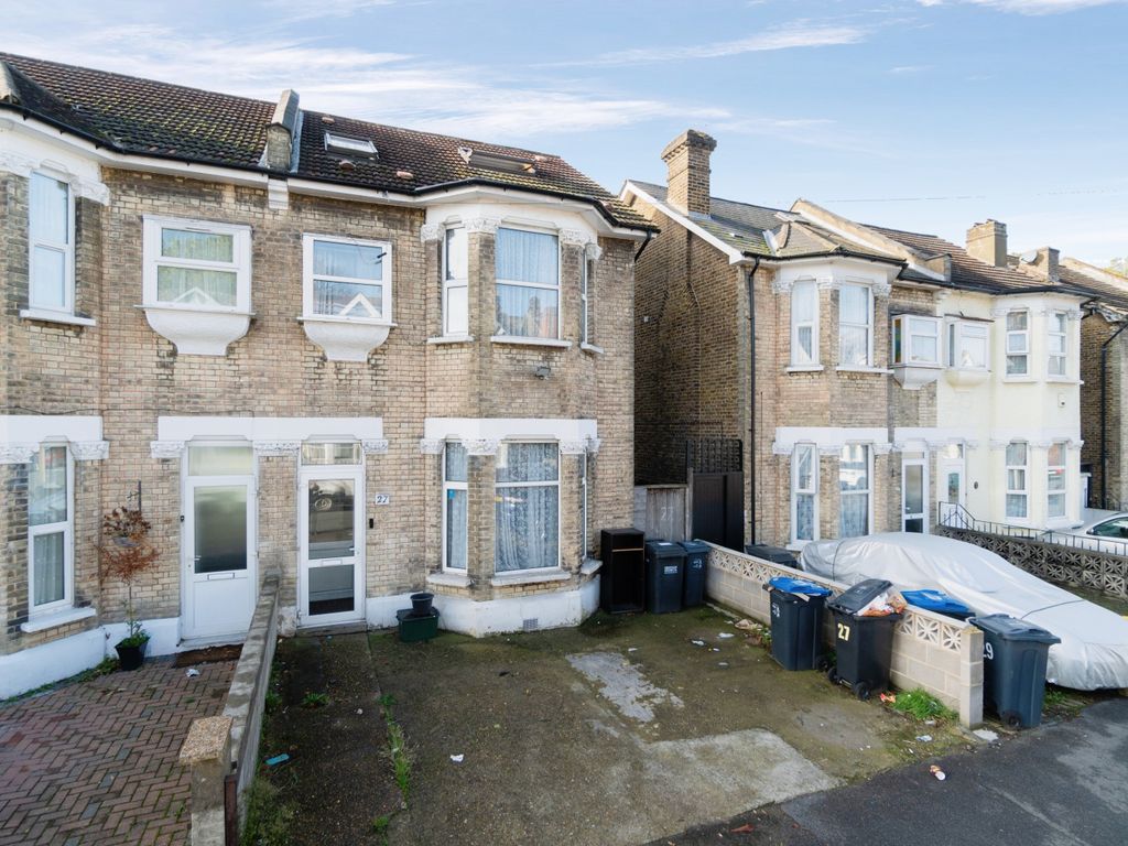 5 bed semidetached house for sale in Carew Road, Thornton Heath CR7