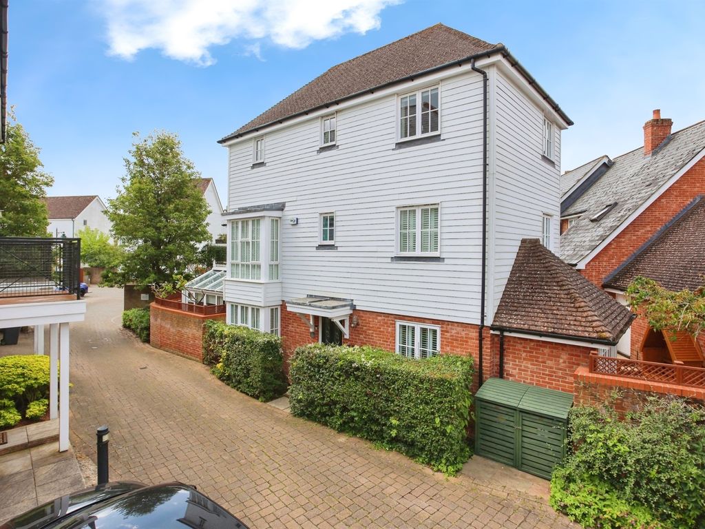 5 bed detached house for sale in Spencer Place, Kings Hill, West