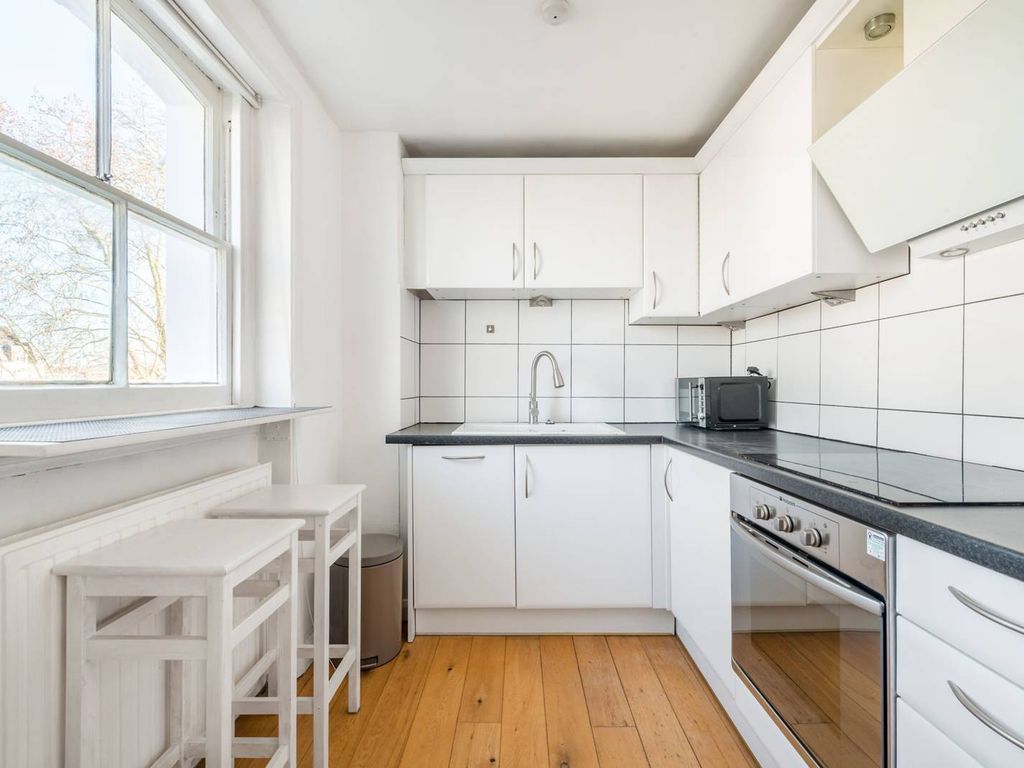 1 bed flat to rent in Leinster Square, Westbourne Grove, London W2, £