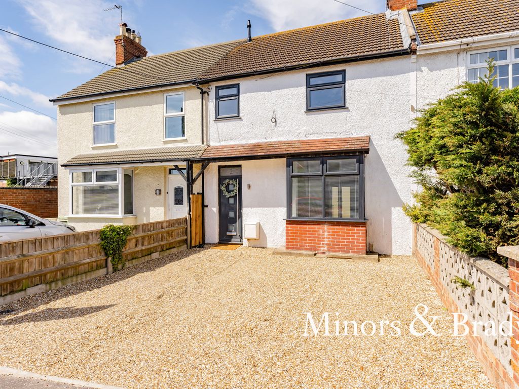 3 bed terraced house for sale in Croft Road, CaisterOnSea, Great