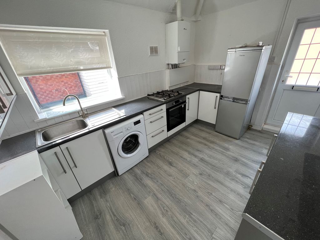 2 bed flat to rent in Stratford Road, Shirley, Solihull B90 Zoopla