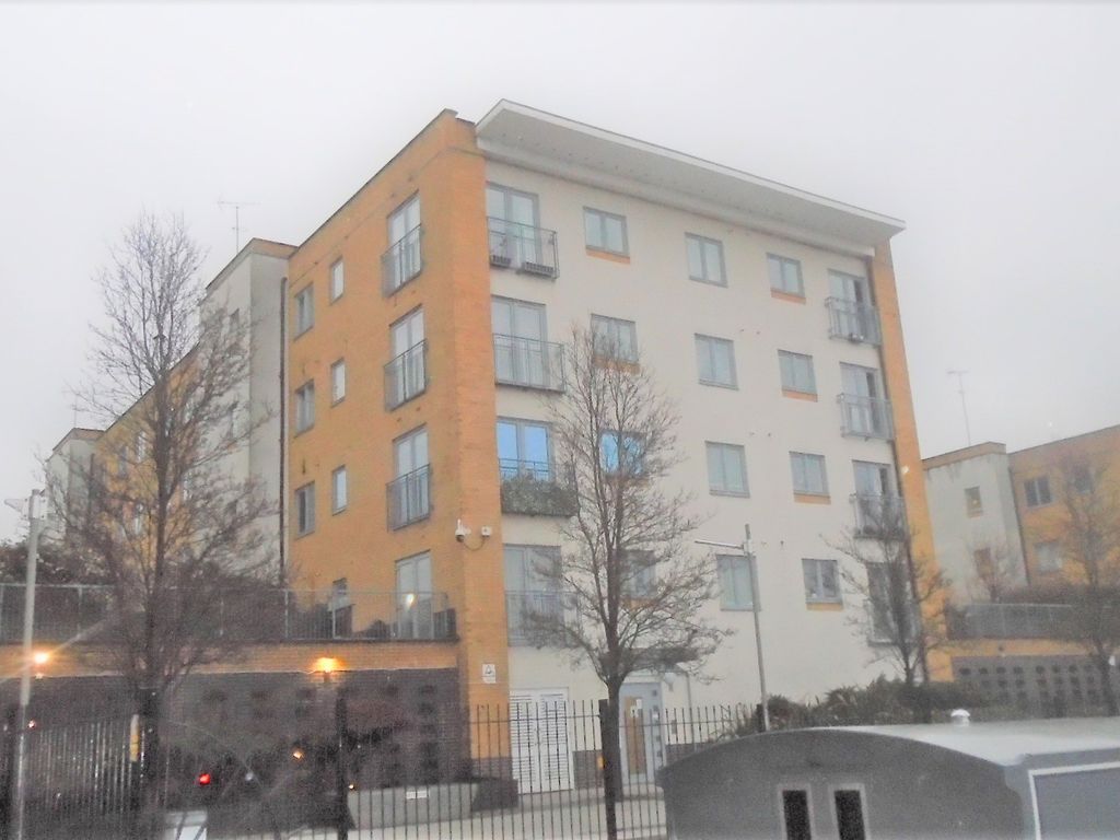 Room to rent in Wey House, Taywood Road, Northolt/Greenford UB5 Zoopla