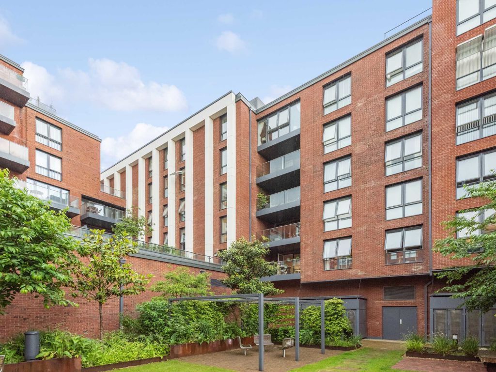 2 bed flat for sale in Gaumont Place, London SW2 Zoopla