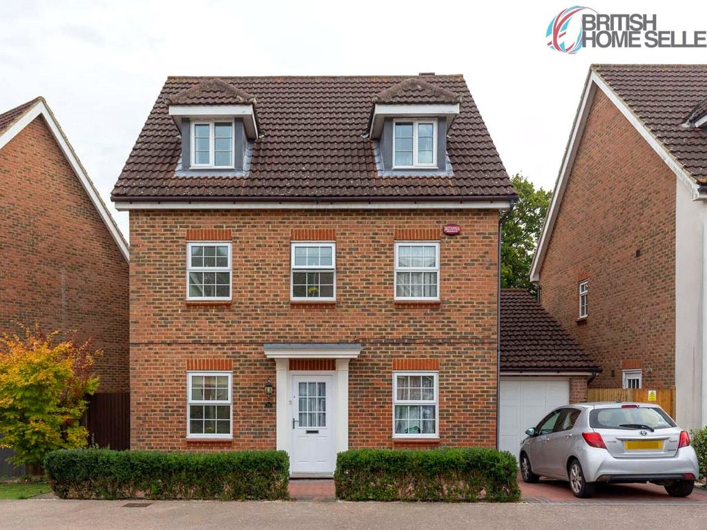 5 bed detached house for sale in Sweet Bay Crescent, Ashford, Kent TN23