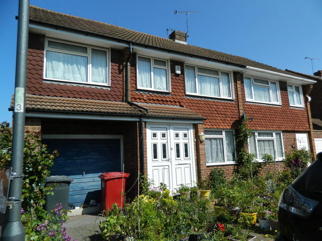 4 bed semidetached house for sale in Mallard Drive, Cippenham