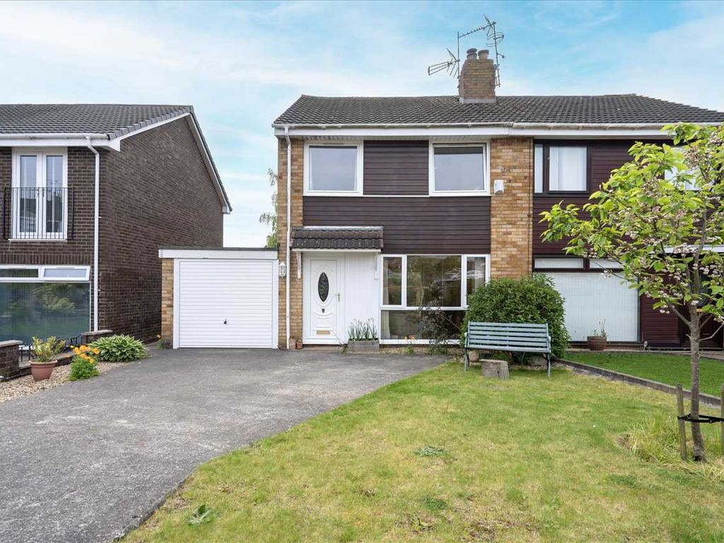 3 bed semidetached house for sale in Tiree Crescent, Polmont, Falkirk