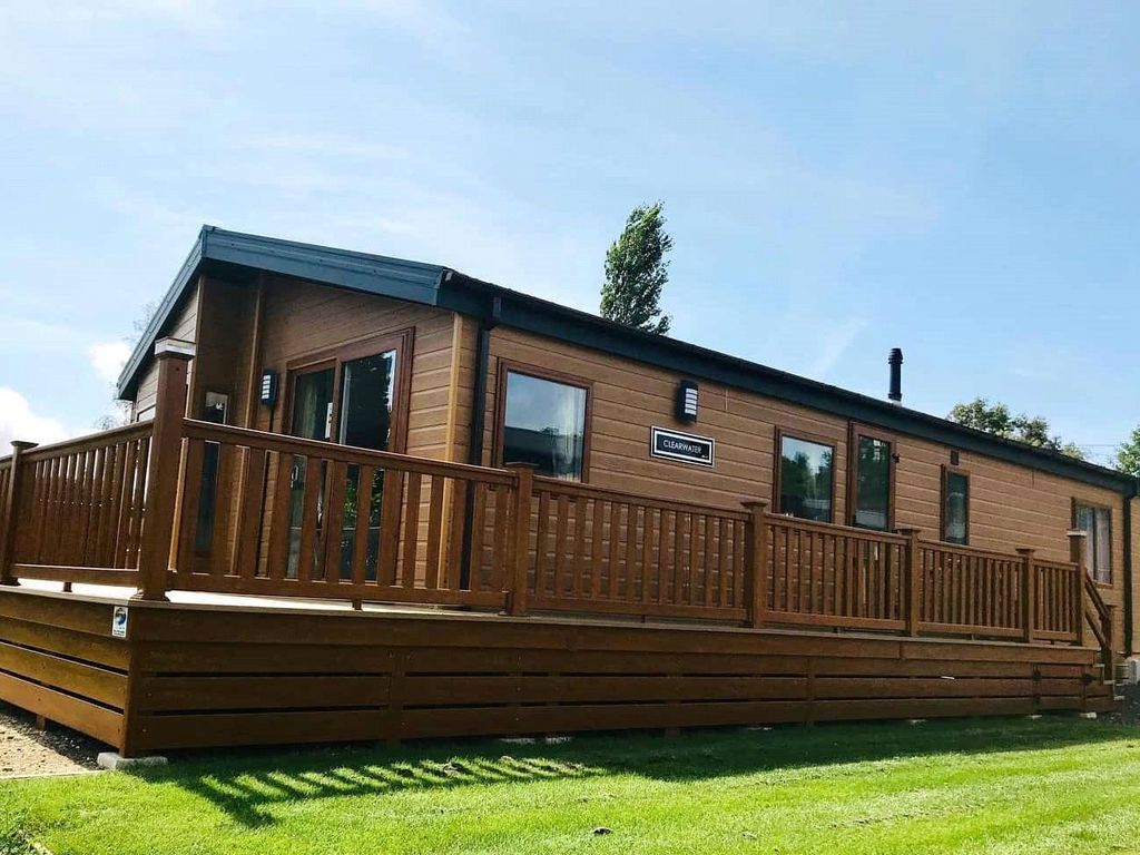 2 bed mobile/park home for sale in Country Park Gatehouse Rd, Upton, Ryde, Isle Of Wight PO33