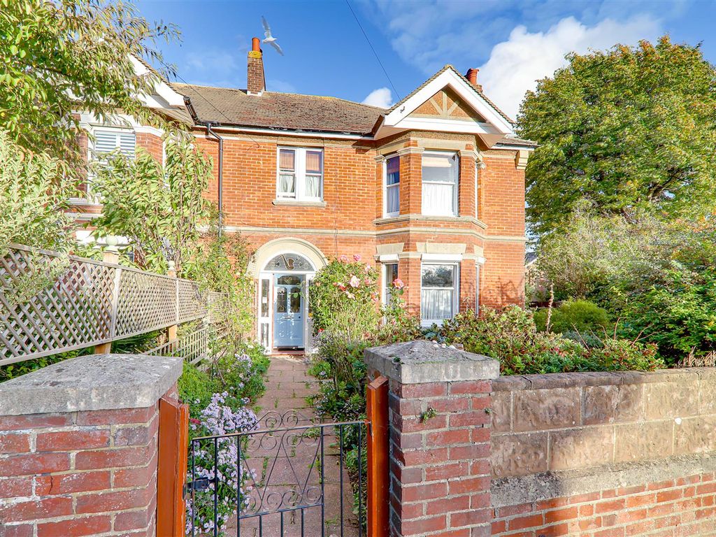 4 bed semidetached house for sale in Forest Road, Broadwater, Worthing BN14 Zoopla
