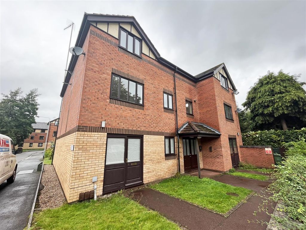 2 bed flat to rent in Egerton Court, Black Swan Close, Woodthorpe