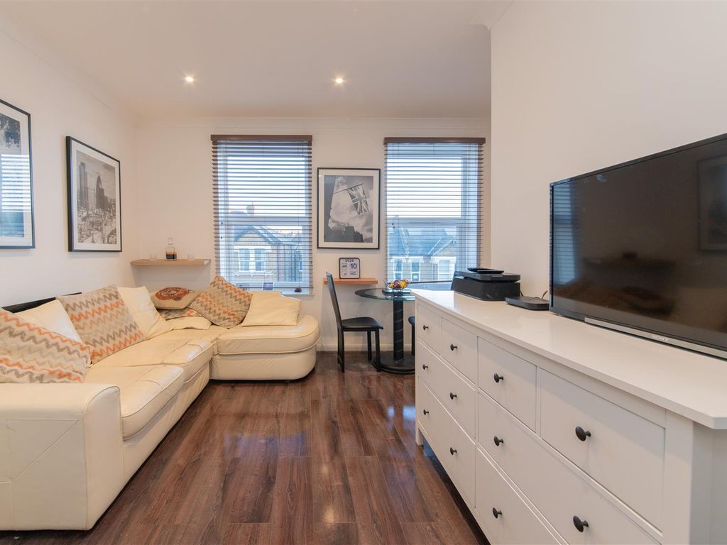 1 bed flat for sale in Station Road, Hendon, London NW4, £300,000 Zoopla