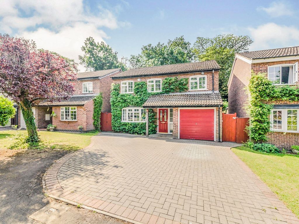 4 bed detached house for sale in Halford Close, Great Glen, Leicester