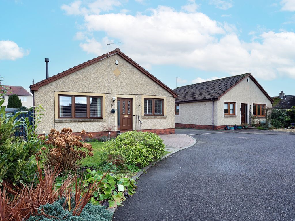 3 bed bungalow for sale in Russell Gardens, Ladybank, Cupar KY15, £