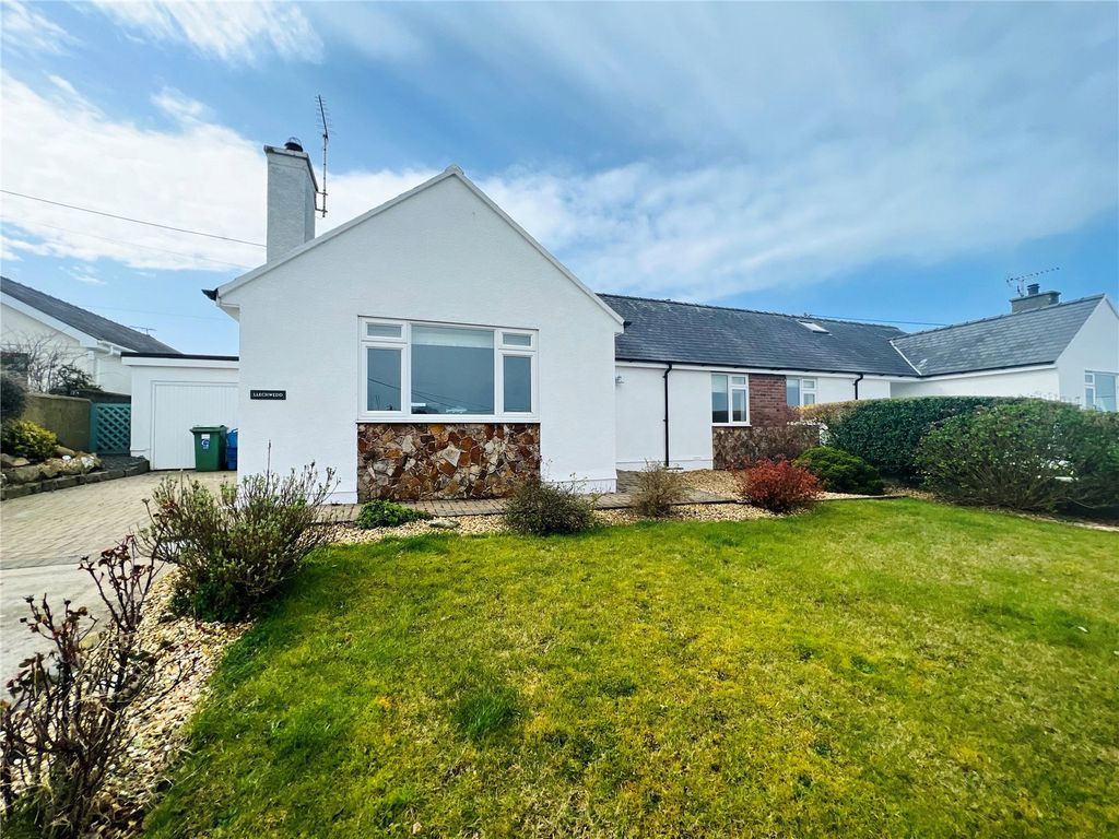 4 bed bungalow for sale in Barcyttun Estate, Morfa Nefyn, Pwllheli, Gwynedd LL53 Zoopla