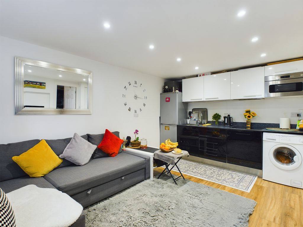 1 bed flat to rent in Audley Road, Hendon NW4, £1,495 pcm Zoopla