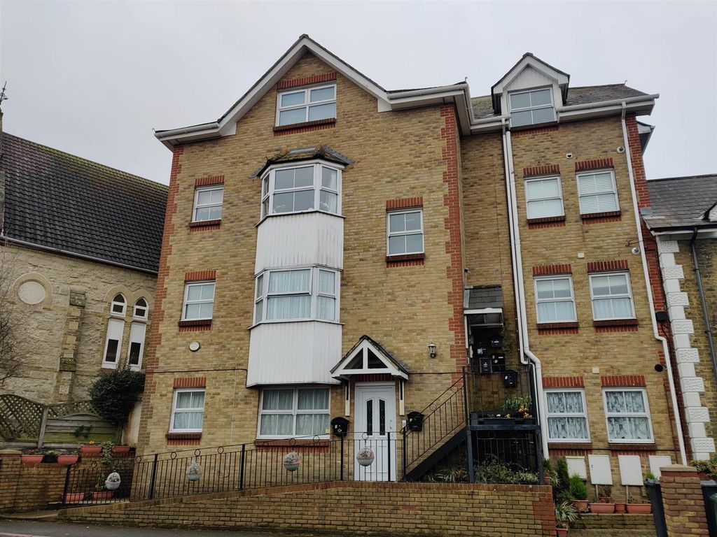 2 bed flat to rent in Victoria Avenue, Shanklin PO37 Zoopla