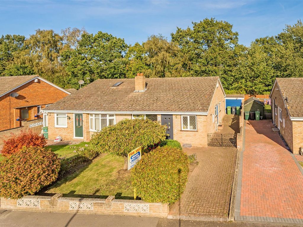 3 bed semidetached bungalow for sale in Caroline Crescent, Allington