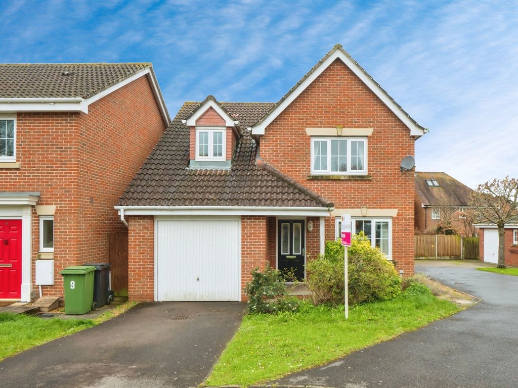 3 bed detached house for sale in White Tree Close, Fair Oak, Eastleigh