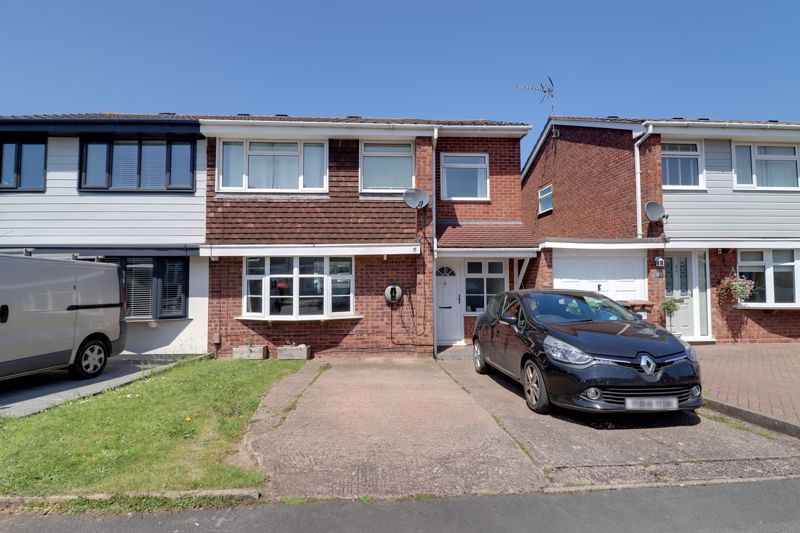 4 bed semidetached house for sale in Larksmeadow Vale, Wildwood