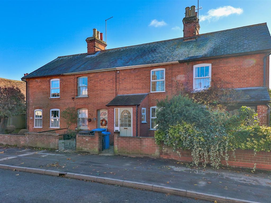2 bed terraced house to rent in Angel Street, Hadleigh, Ipswich IP7, £