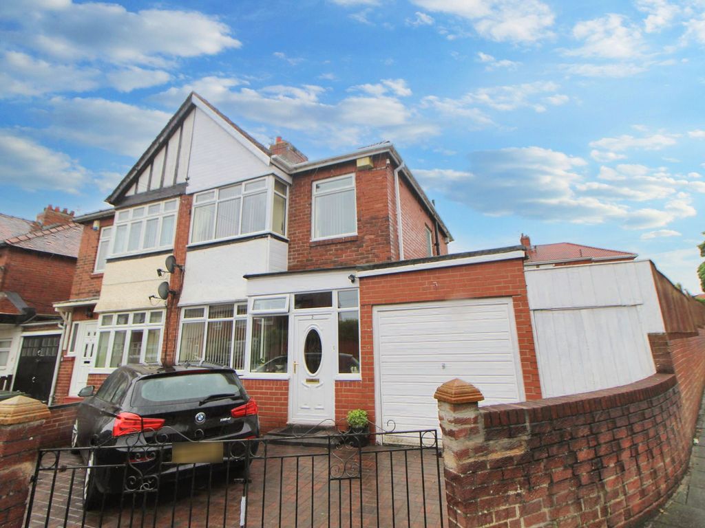 3 bed semidetached house for sale in Ewbank Avenue, Fenham, Newcastle