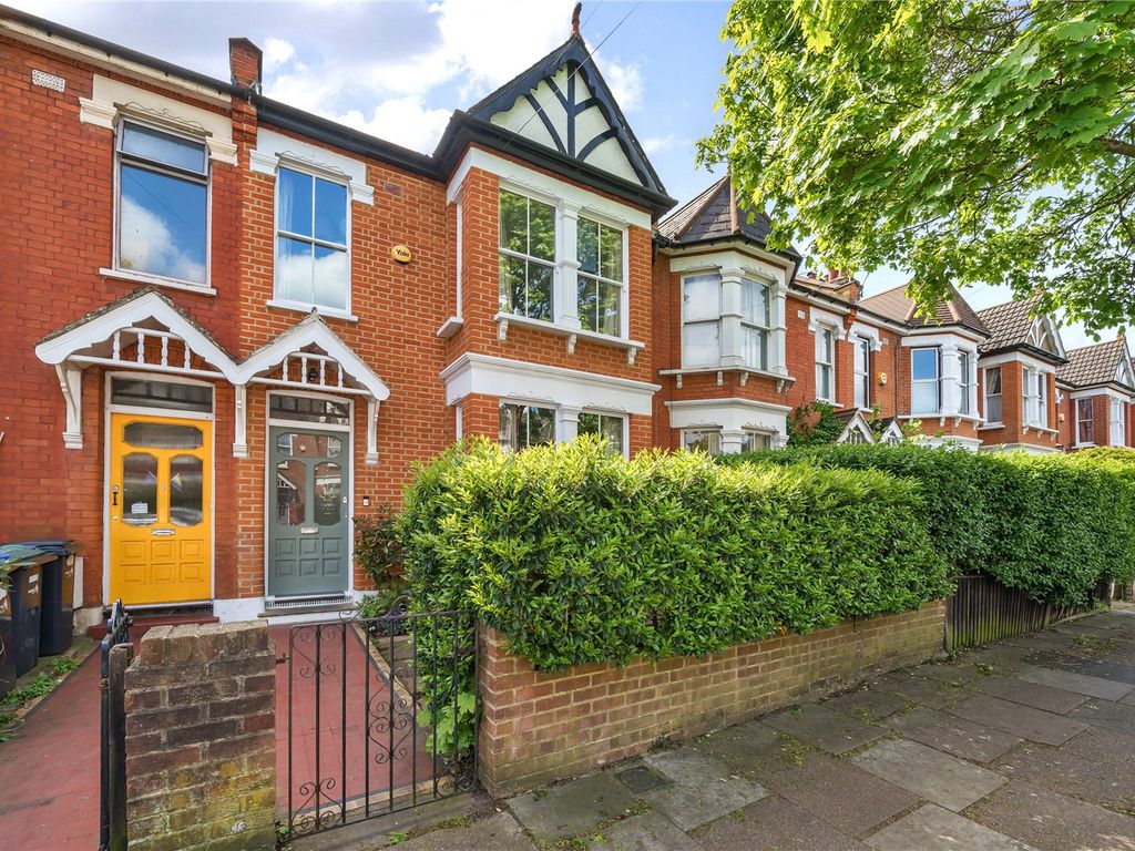 4 bed terraced house for sale in Shrewsbury Road, London N11, £925,000