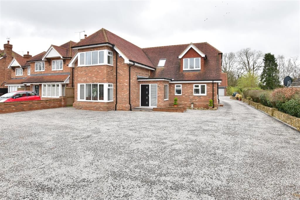 5 bed detached house for sale in Woodchurch Road, Shadoxhurst, Ashford
