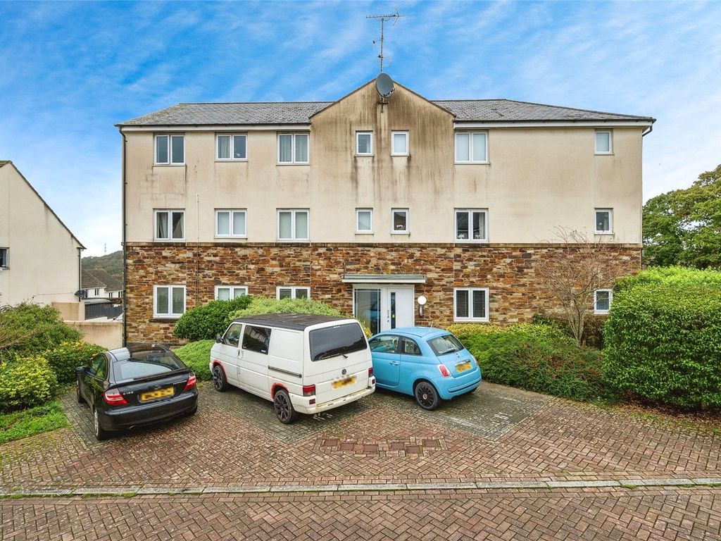 2 bed flat for sale in Fleetwood Gardens, Plymouth, Devon PL6, £120,000