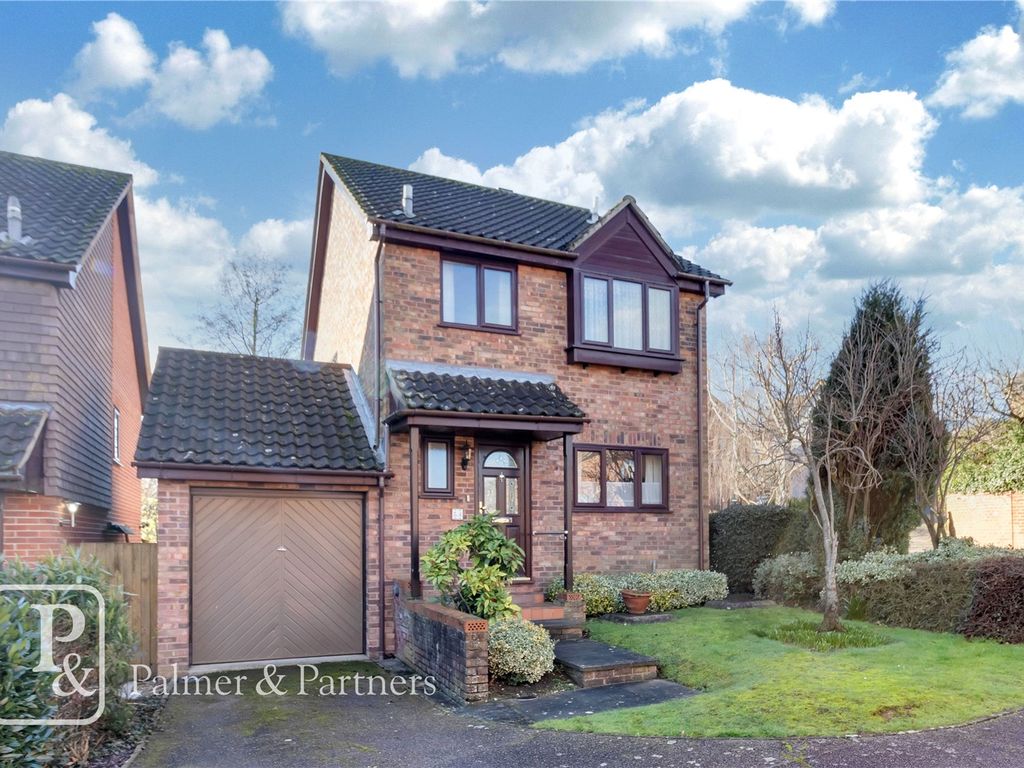 3 bed detached house for sale in Sandpiper Close, Longridge Park