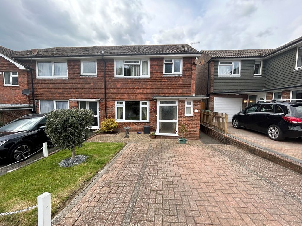 3 bed end terrace house for sale in Camber Close, Bexhill On Sea TN40