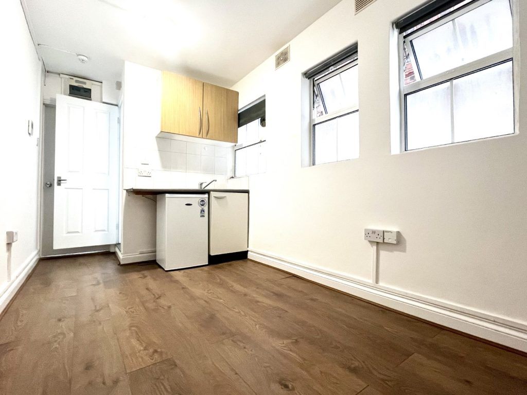 Studio to rent in Hermitage Road, London N4 Zoopla