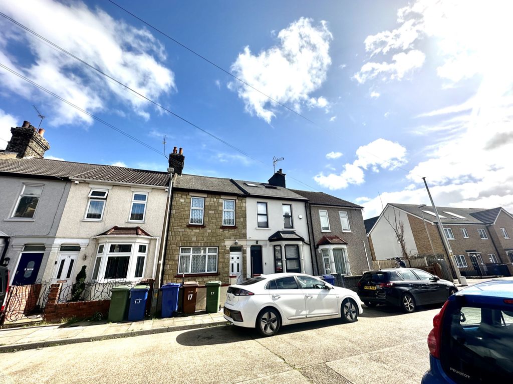 3 bed terraced house for sale in Grays, Essex RM20 Zoopla