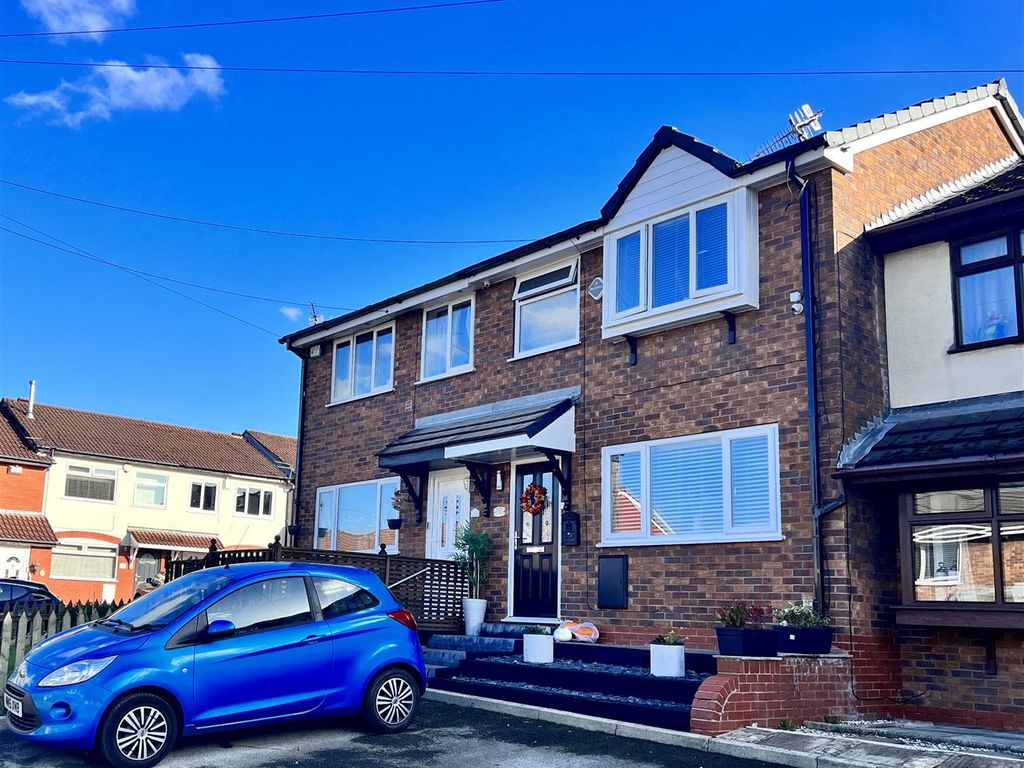 3 bed mews house for sale in St. Marks Street, Dukinfield SK16 Zoopla