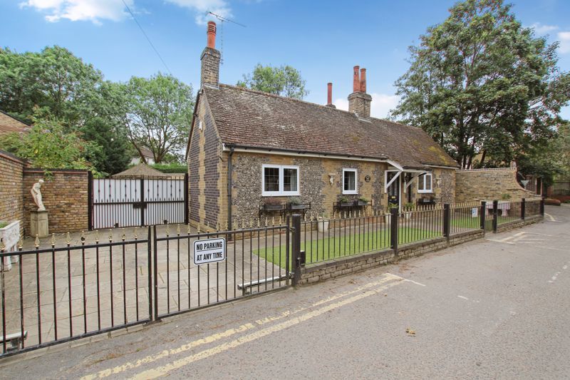 1 bed detached bungalow for sale in Manor Road, Bexley DA5 Zoopla