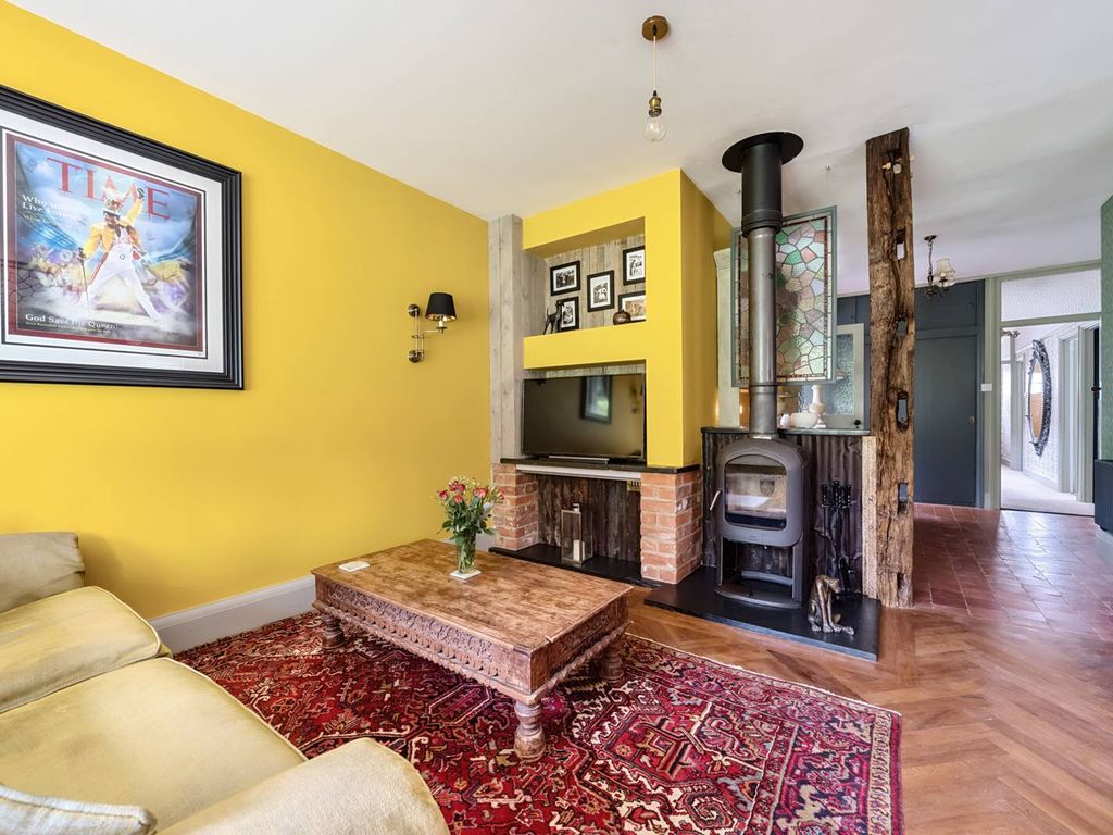 5 bed detached house to rent in Bisley, Bisley, Woking GU24 Zoopla