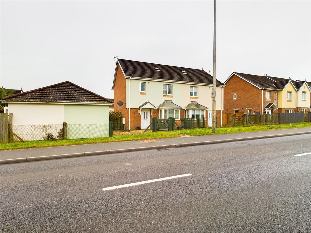3 bed semidetached house for sale in Parc Fferws, Ammanford SA18 Zoopla