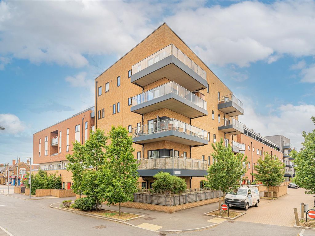 2 bed flat for sale in Thornbury Way, London E17, £375,000 Zoopla