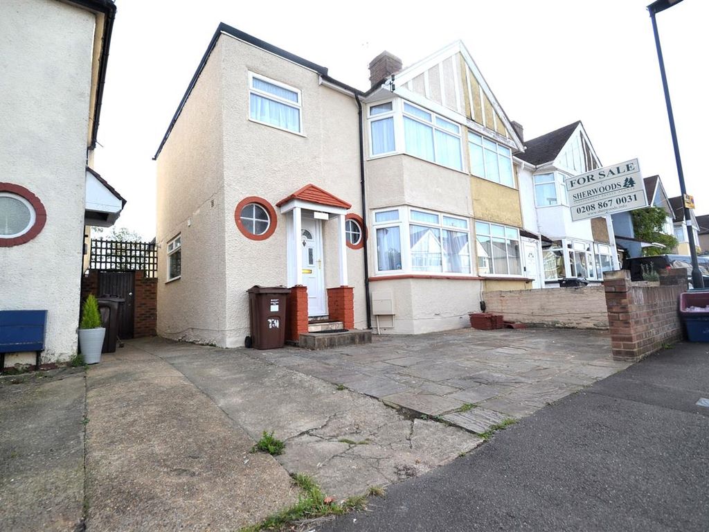 3 bed end terrace house for sale in Sunningdale Avenue, Feltham TW13, £