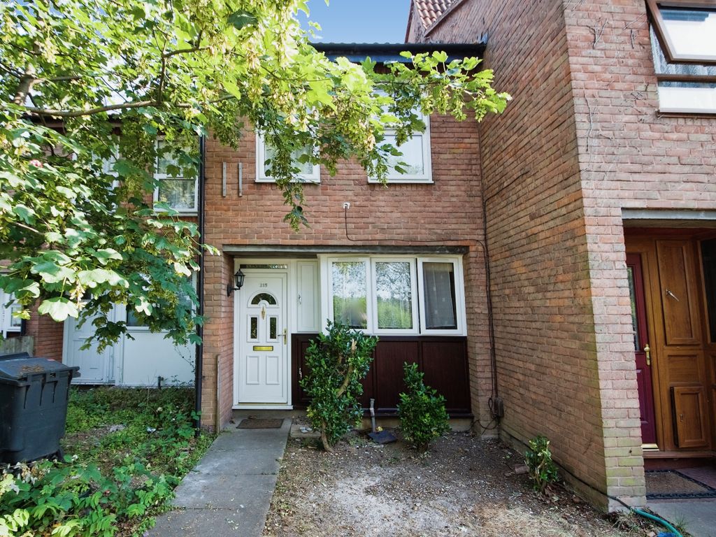 3 bed terraced house for sale in Harrow Road, London E11 Zoopla