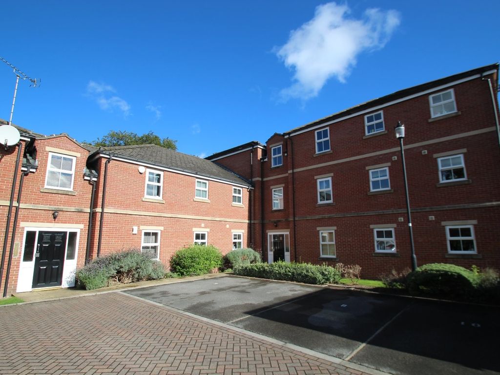 2 bed flat to rent in Caraway Court, Meanwood, Leeds LS6 Zoopla
