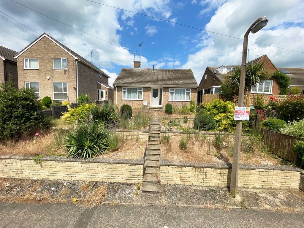 2 bed bungalow for sale in Hillside Crescent, Weldon, Corby NN17 Zoopla